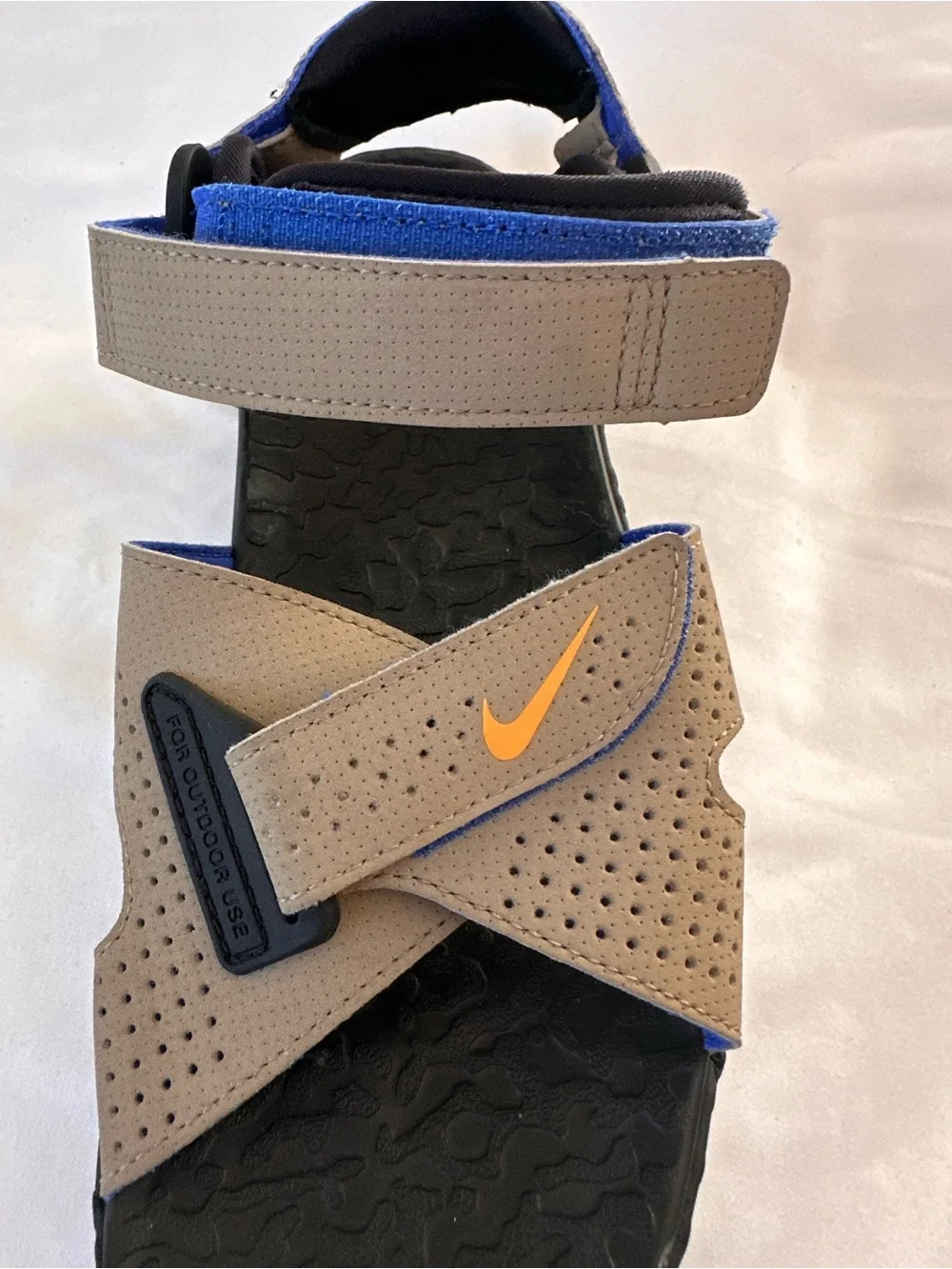 Nike Men’s Sandals in Brown with Blue Accents